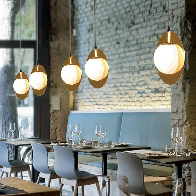 Pendant light in gold and white | decorative Hanging light