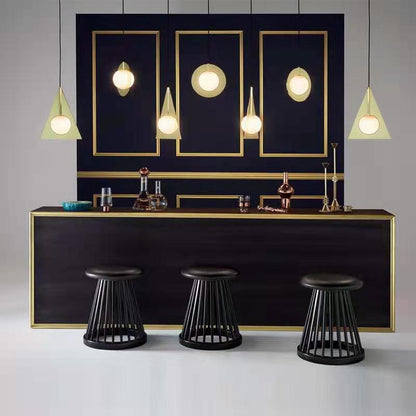 إنارة مثلثة ديكورية