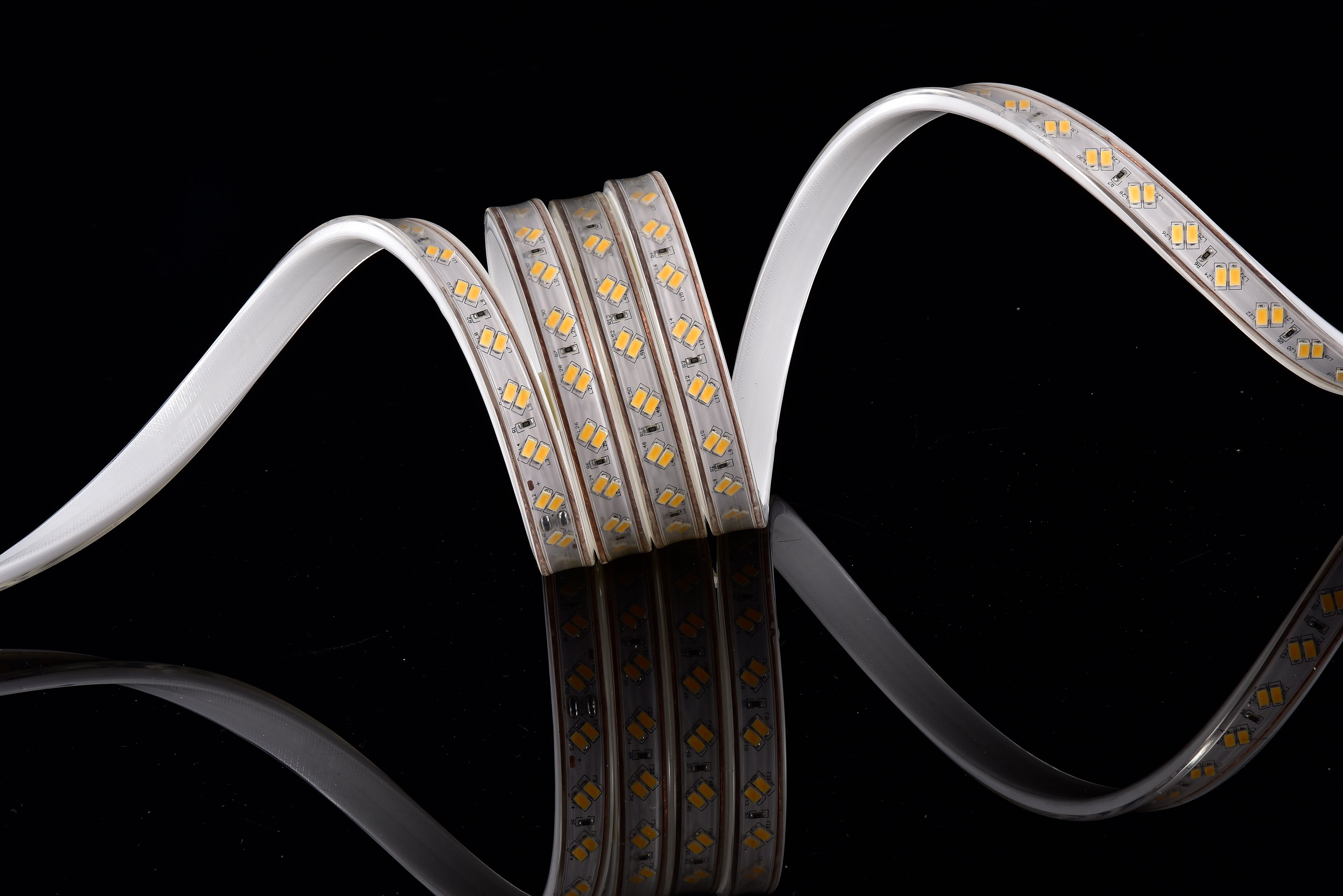 شريط إنارة 120 ليد – 50 متر