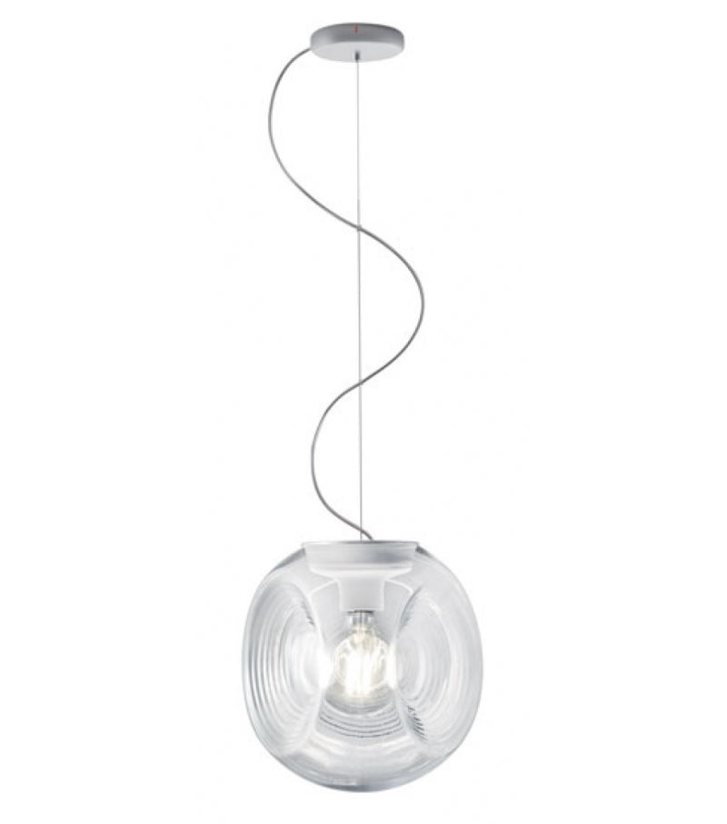 مصباح زجاجي معلق بسطح محفور